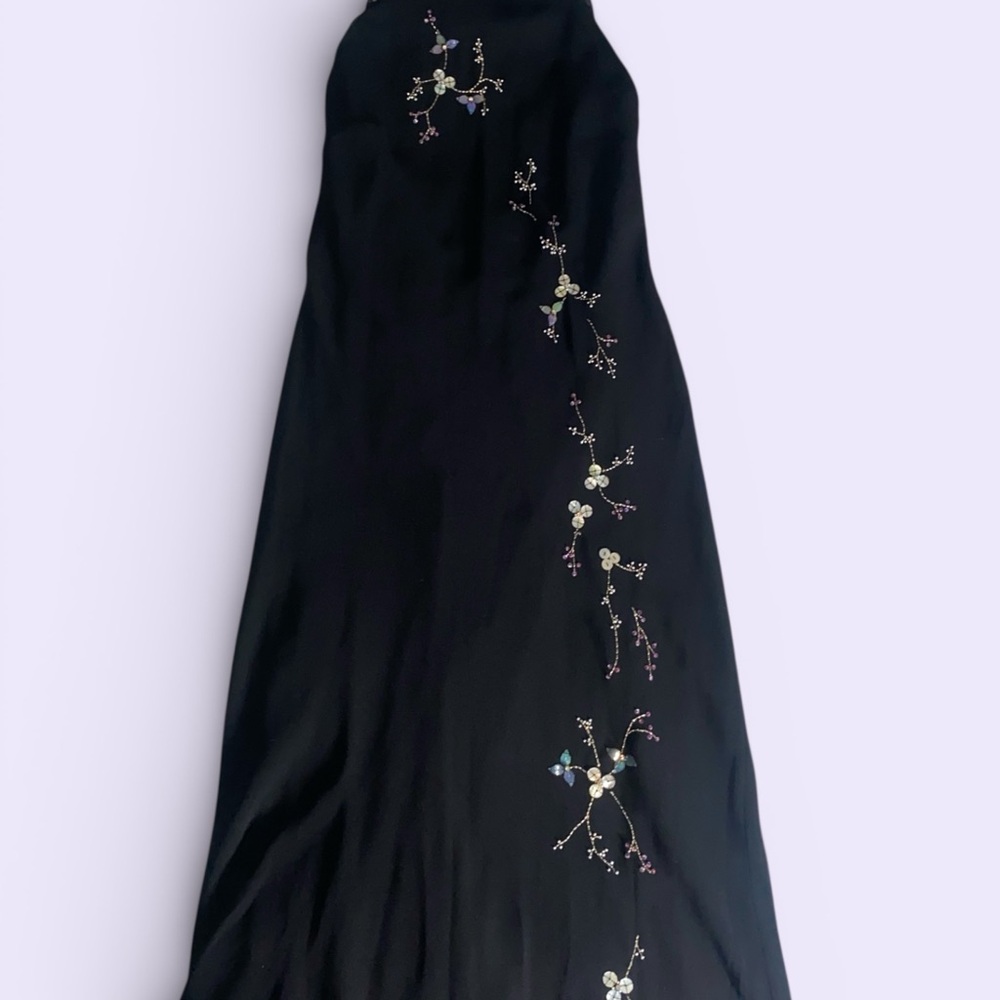 Elegant Black Dress with Floral Embroidery
